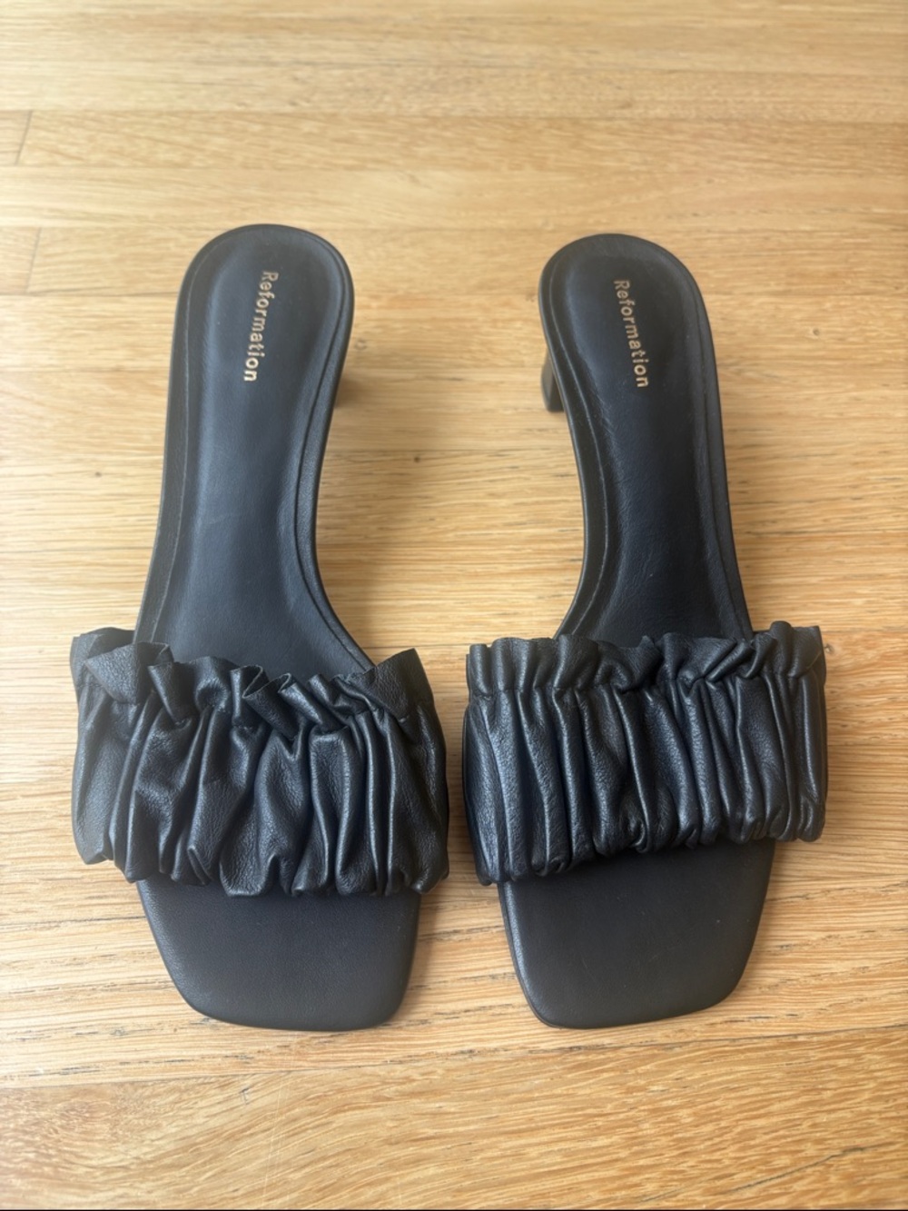 Reformation Shereen size 6 Black Ruched Block Heel Mule Slide Sandals